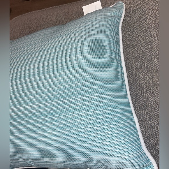 NWT Terrasol Blue White Stripe Fade Resistant Outdoor Pillow for Patio Design - Picture 4 of 12